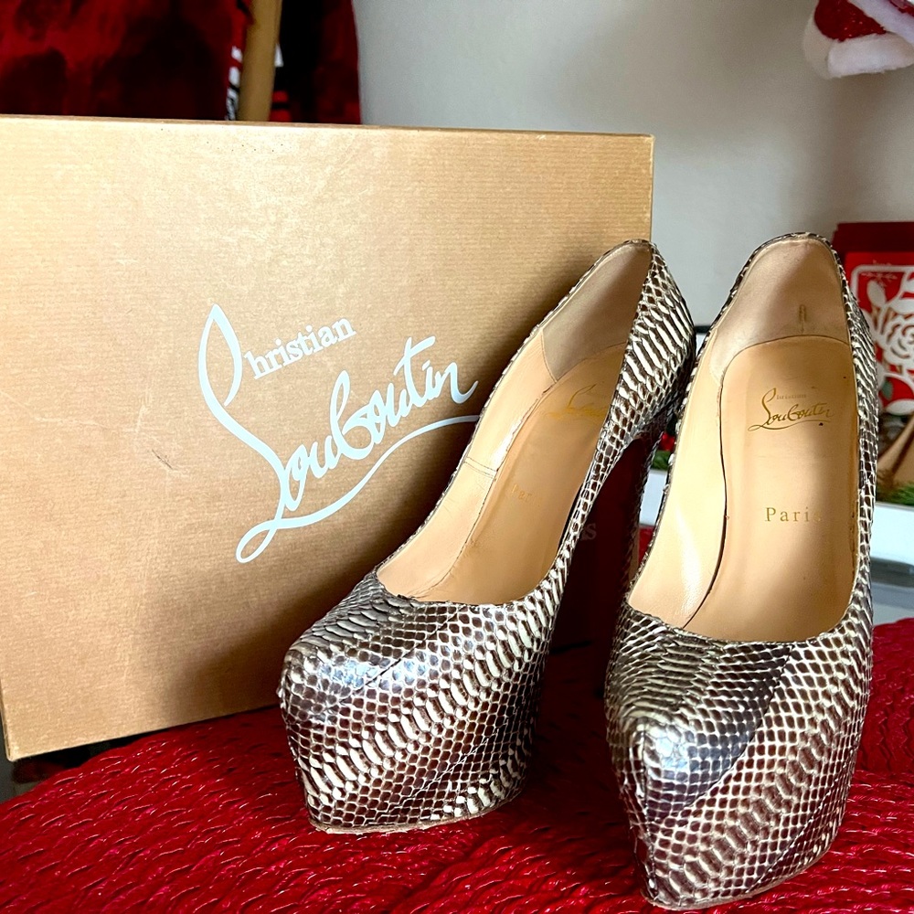 louboutin daffodile 160